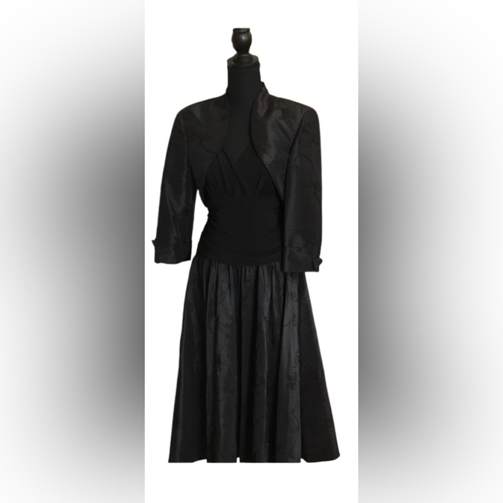 Black Elegant yet comfortable evening dress with jacket